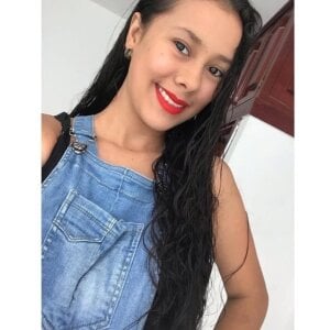 ZoeAniston: Public ( 2 фото)