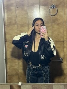 MaddyCarter: Public ( 2 фото)