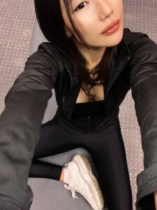 Asian_Vi Public Pic 8