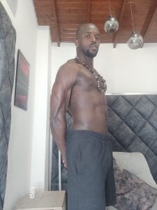 Dylan_Taylor feel the pleasure of my skin Pic 3