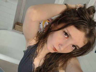 DongMolt I'm after a shower Immagine  9