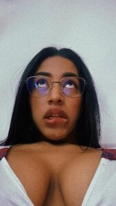 Vanessarios01 your favorite schoolgirl 📚😈 Pic 4