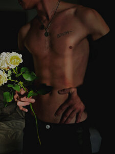 AdamGold01 Public Pic 7