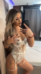 ErikaAllen Public Pic 2