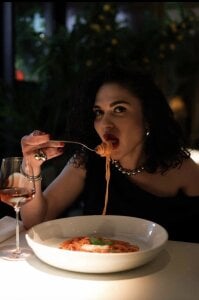 LadyBrunet26 Public Pic