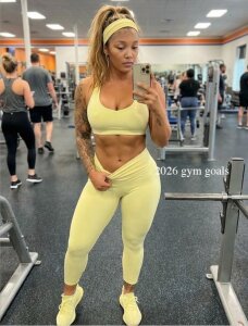 _Addictive_QuineX Public Foto 4