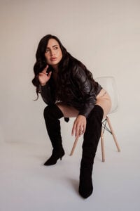 Public de ZaraVesari  6 Imagens