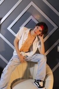 lenni_sirius Tell me what you like and I promise to fulfill your wishes tonight. Pic 5