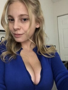 littleserina 😈 Pic 4