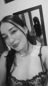 serenvahl Good morning, lovely ☀️✨ I’m live from 8:30 a.m. to 3:30 p.m., wrapped in soft allure, playful eyes, Poză