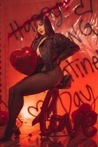 mia_bonneett If love is a sin... today I want to sin with you💕 Billede 3