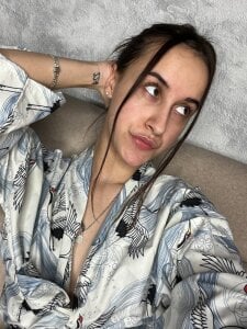 MarcelinaMei beauty in a robe Pic 4