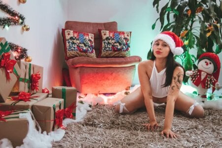 Sofia_Olsen Xmas 2024 Pic