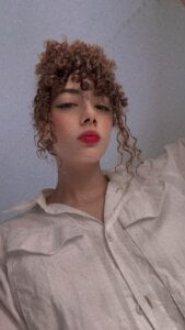 LioraVelvetC You like when I take control.” Billede