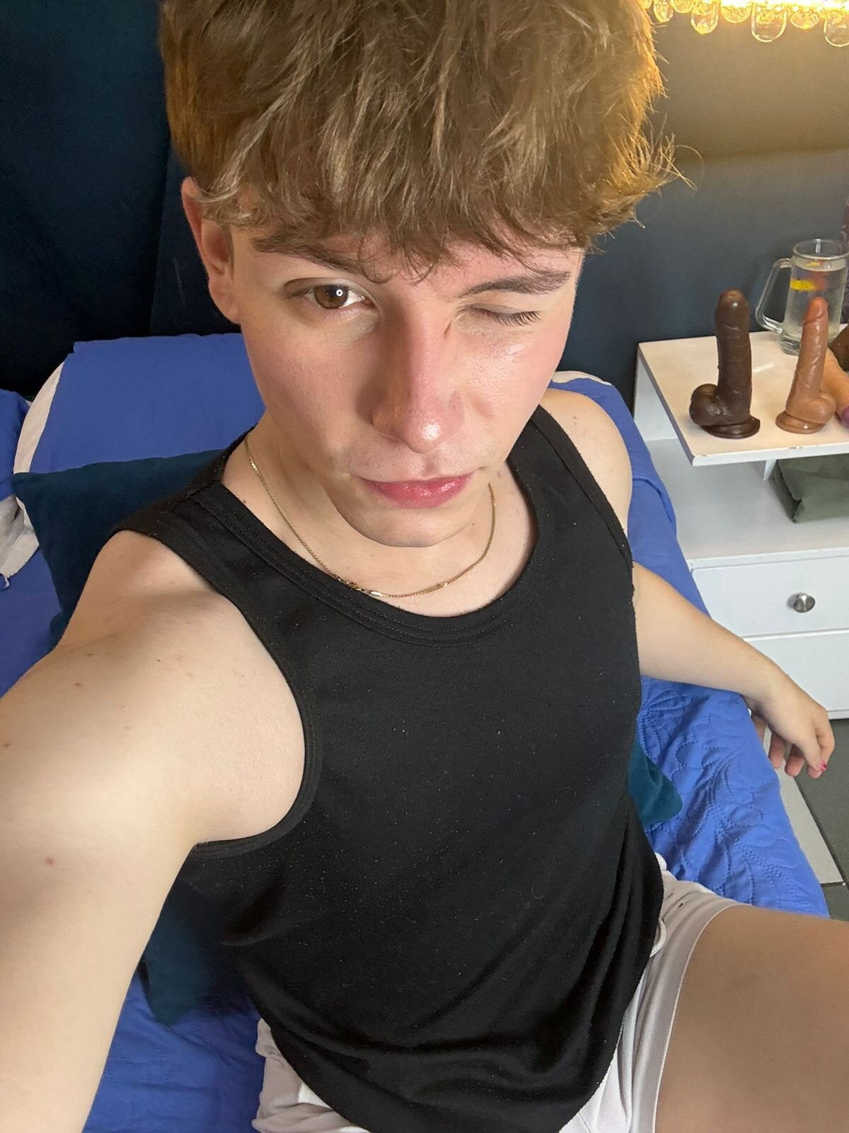 TaylerWhite immagine di tendenza 9495