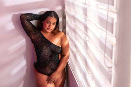 freya_cole_ elegance and sensuality Pic 3