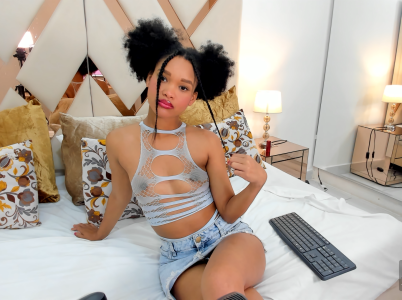 karolebonyy Follow me  3. fénykép