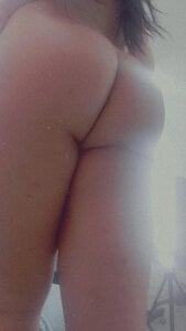 dayanqueenMy delicious ass needs an owner. Who wants to be the owner? Bild