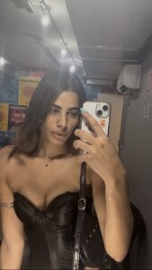 LizzieLuxuryPublic Bild 2