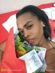 celeste_smmith_ Love me with gifts Pic 5