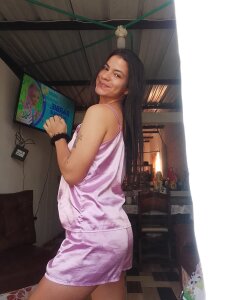 Aylen_gold Public Pic 4