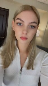 DebraVaughn Public Pic 5