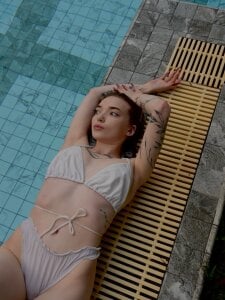 Mary_Harriss Between Sun & Water Pic 9