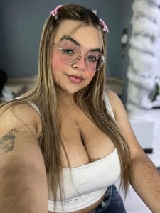 Celeste_Mcs_ Warning: these curves are addictive 🔥 Pic