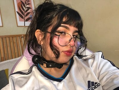 Zara_Snow I'm not perfect, but I have my charm. Pic