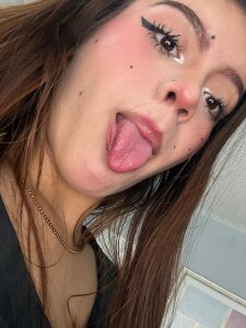 MarianaScott_ tell me I'm your vice Immagine  8