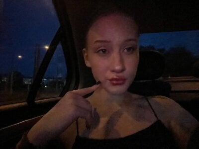 EasterHatter queen of this evening Pic 2