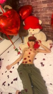 Michaelkoivの“Your hottest Valentine's Day starts here.”の 9枚の写真