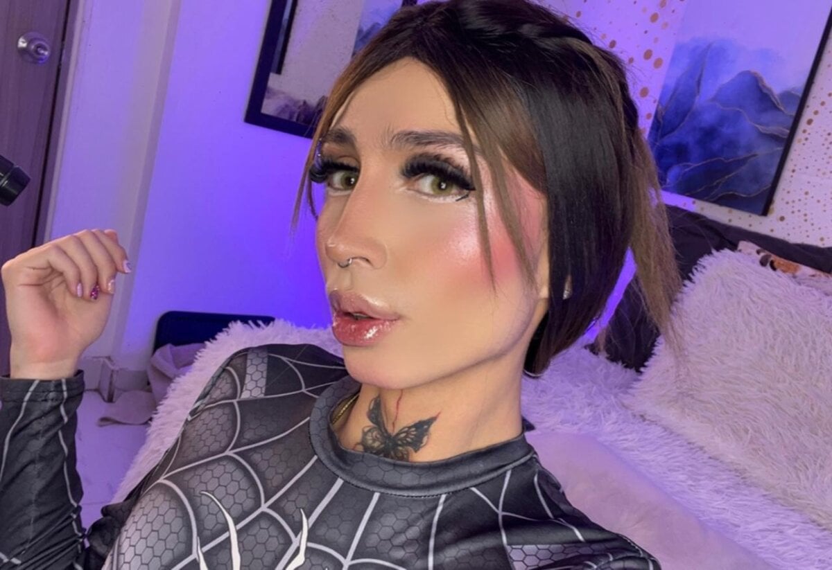 Aniie_Doll immagine di tendenza 400