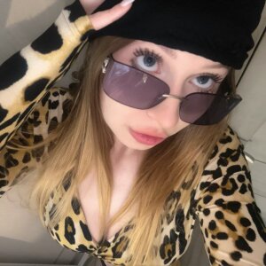 SinVelvet Public Pic 5