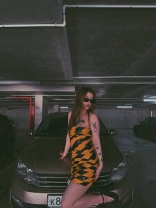 In the parking lot de Margot_Rose Fotos XXX 5