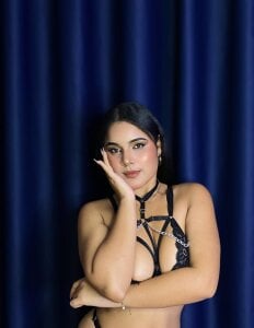 aurora__johansson ITS ME🖤 . fénykép