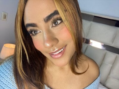 AnguelJones Eyes Don’t Lie 🙈 Poză 2