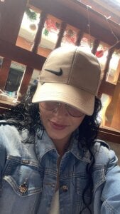 Olivia_Bright Public Gambar