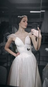 MirandaGlow White swan slika 4