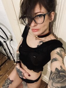 Thunder-Cunt Public Pic 4