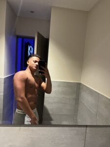 skinny-flak Public Pic 2