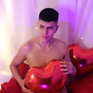 Angel_Khouri “Between sweetness and provocation… this is how you live this 14th 💘” Immagine  4