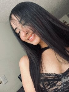 antonellariva_ Sin brackets jeje Pic