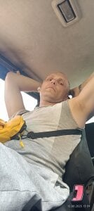 In the car od Pineapple04  5 snímek