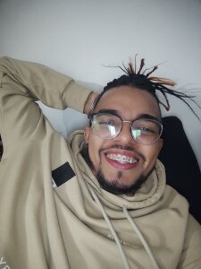 Enyer_hot_22 Public Pic 3