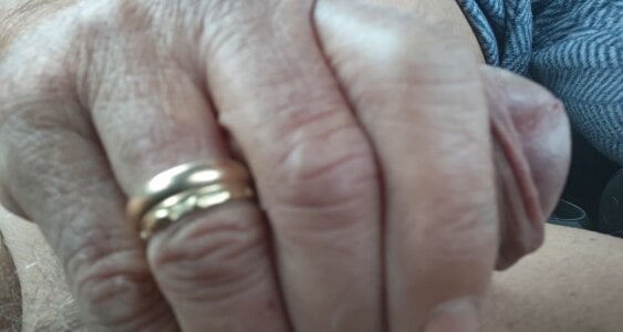 jhonschen's Vengo in macchina Sex Photo 4