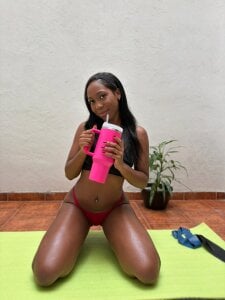 MILA_ROE I stretch slowly... and I provoke you. 😏🔥 Bilde 6