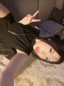 AprilOnilll Public Pic 2