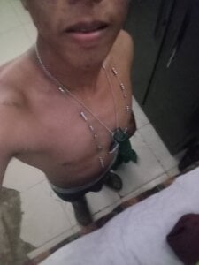 Public de Matama120103  4 photos