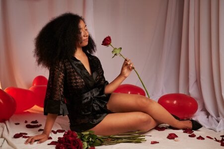 NAHOMI_MILLER a happy valentine Gambar 2